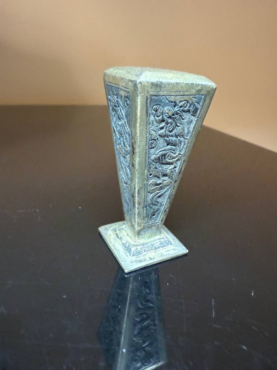 Stamp Free Of Any Monogram-photo-2