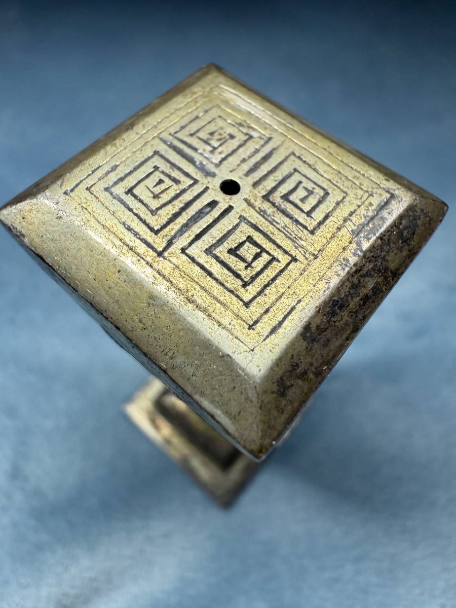 Stamp Free Of Any Monogram-photo-3