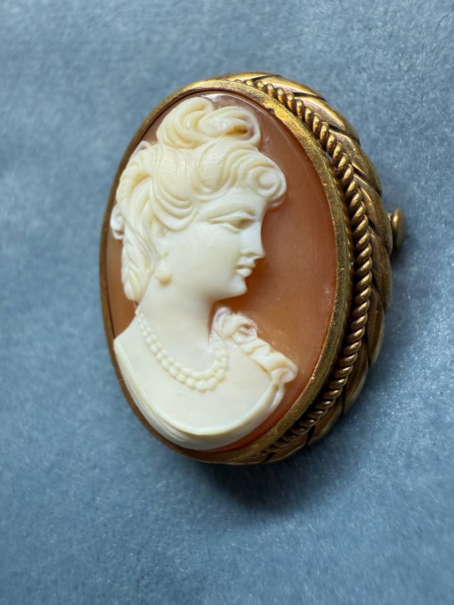 Small Shell Cameo Brooch Pendant-photo-2