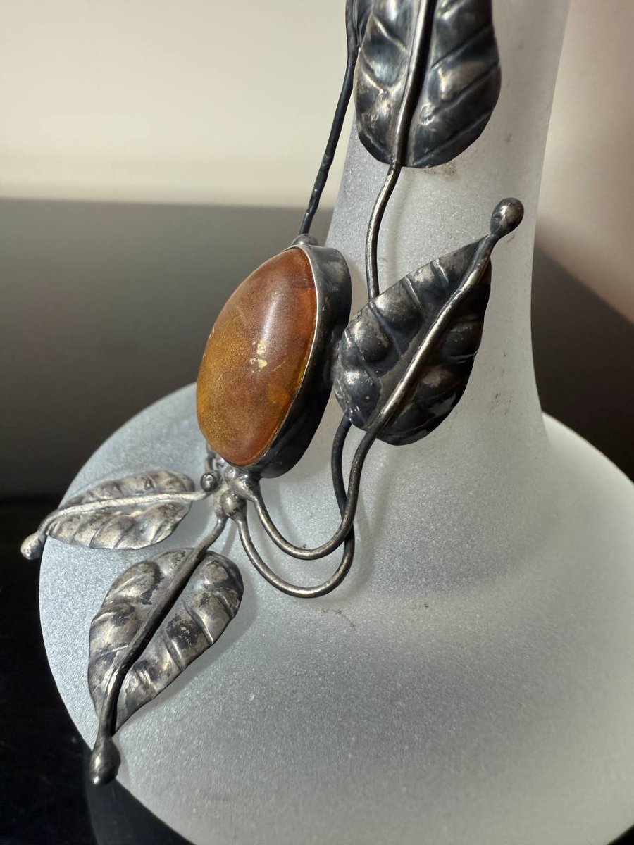 Vase en verre dépoli orné d'argent massif et d'un d'ambre-photo-5