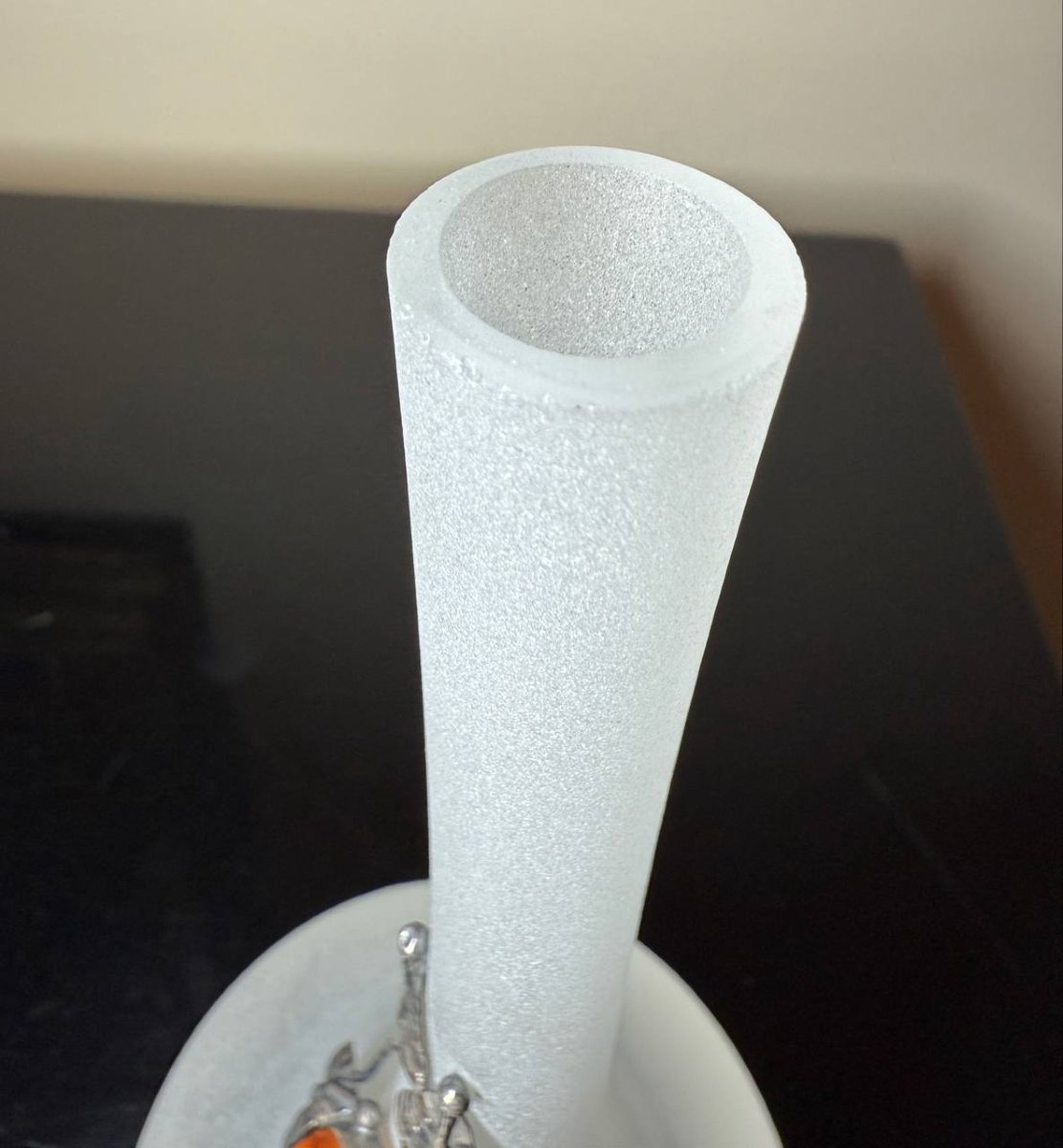 Vase en verre dépoli orné d'argent massif et d'un d'ambre-photo-6