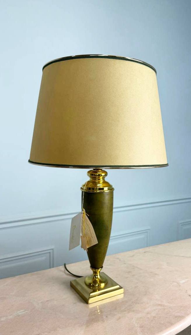 LAMPE EN CUIR ET MÉTAL DORÉ MAISON LE DAUPHIN 1970-photo-1