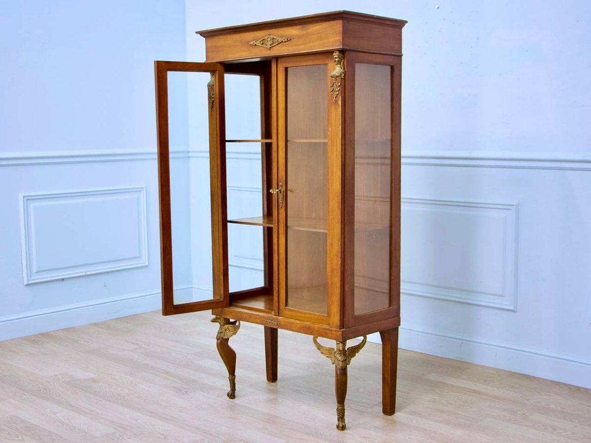 Empire-style Display Case With Griffins-photo-2