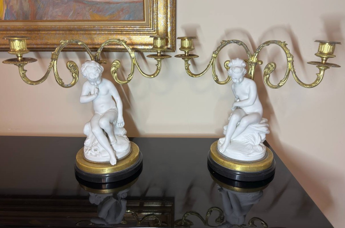 PAIRE DE BISCUITS MONTÉS ET BRONZE , EPOQUE NAPOLÉON III