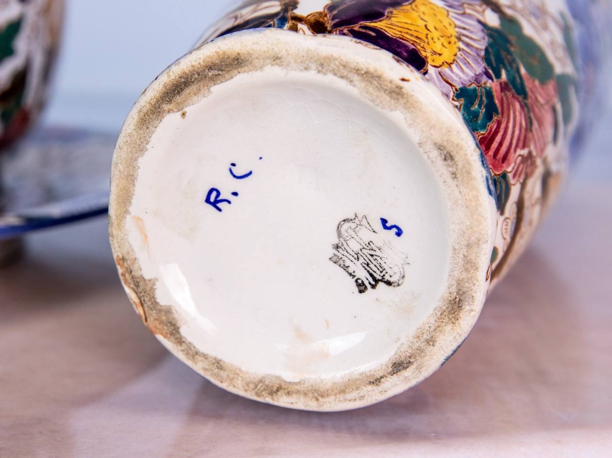 Céramique DE LA MANUFACTURE DE GIEN AU DÉCOR PEINT MAIN AUX PIVOINES.-photo-4