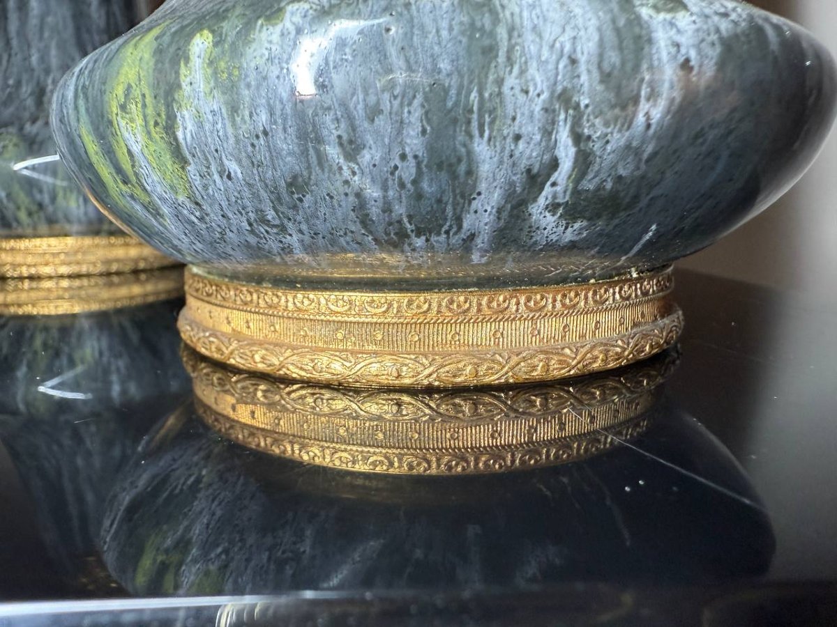 Dans le goût de Sèvres, paire de vases en céramique émaillé-photo-5