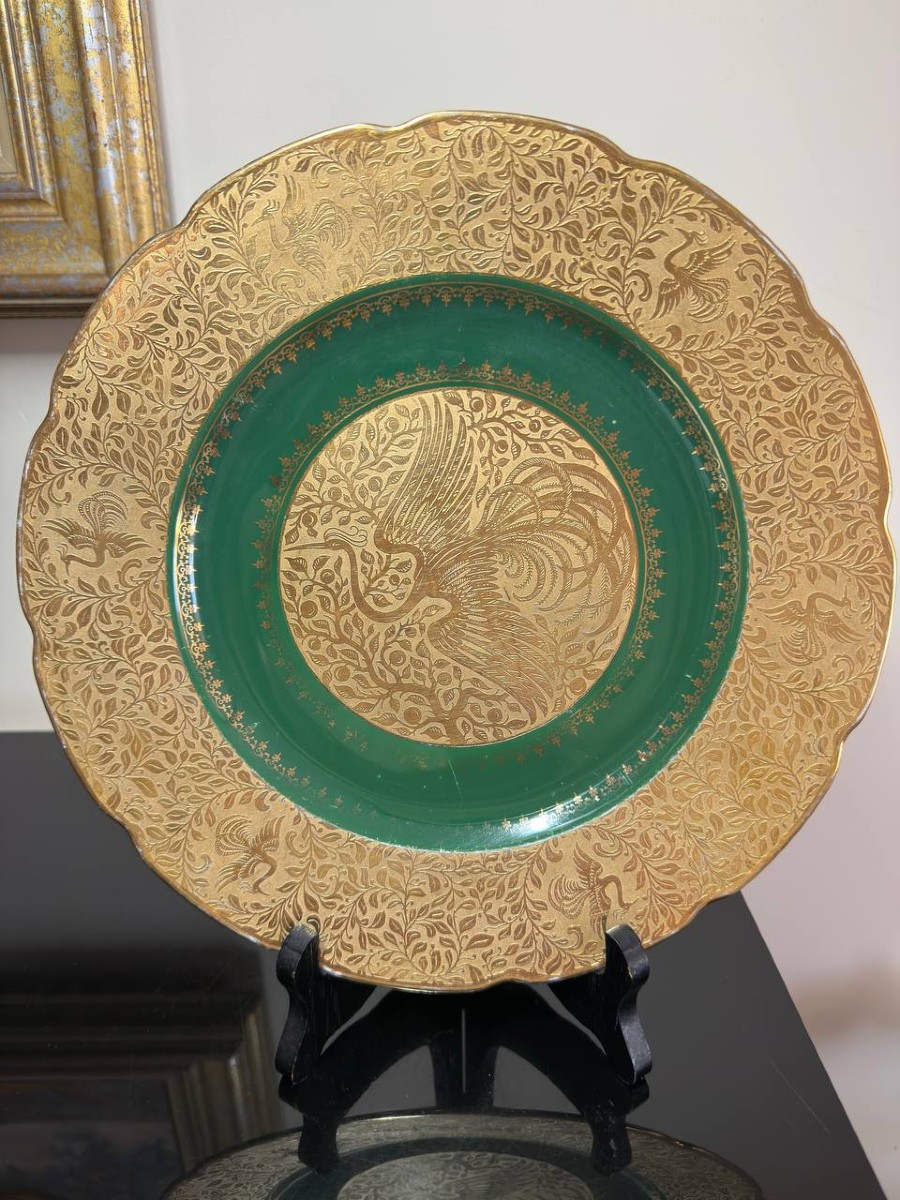 Plat, assiette en Porcelaine de Limoges L.D décor Or