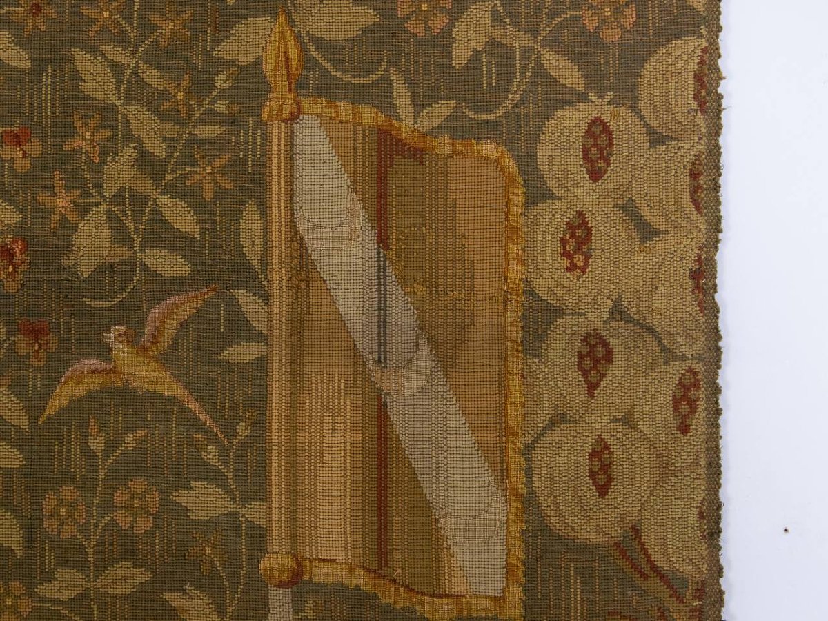 "l'oreille", Tapestry From The Series "la Dame à La Licorne" Conserved At The Musée De Cluny.-photo-2