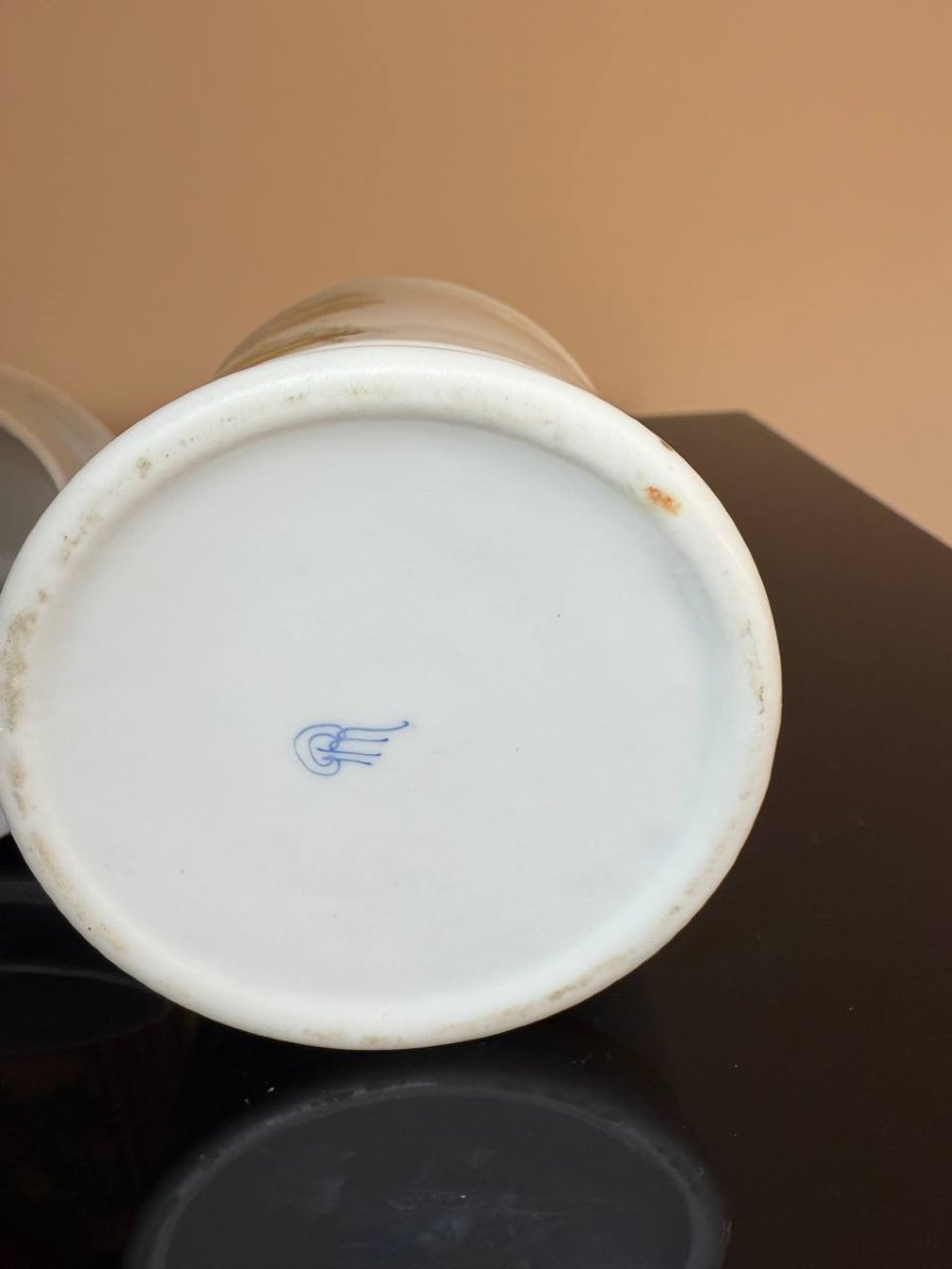 Hand-painted Porcelain Medicine Jar.-photo-2