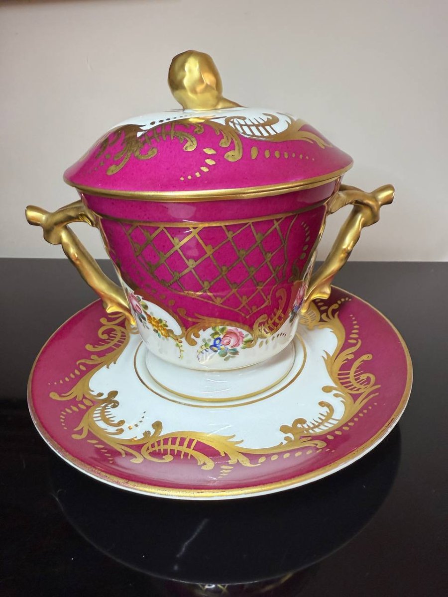 Bonbonnière , coupe ou grande TASSE À BOUILLON en Porcelaine de Limoges