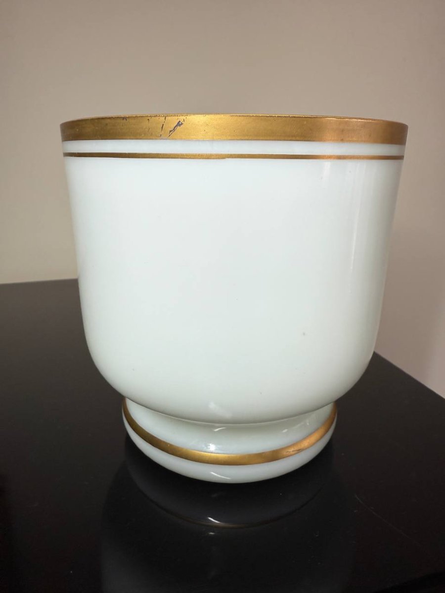 Vase en opaline de couleur blanche à décor de filets dorés.-photo-7