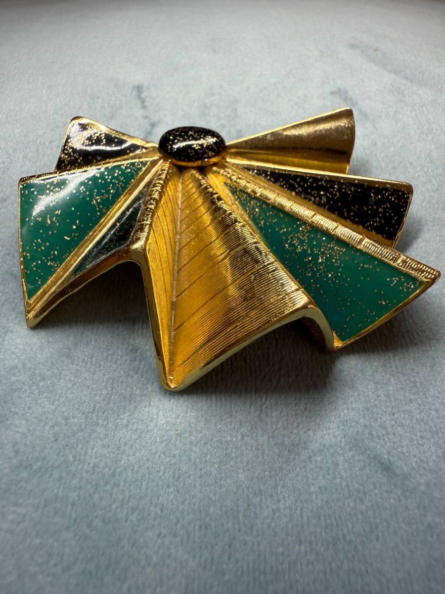La maison Emanuel Ungaro, broche éventail-photo-2