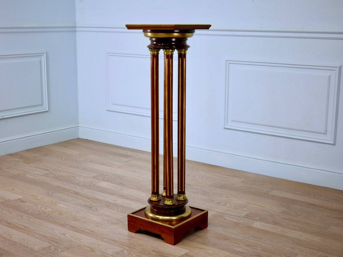 Display Stand, Wood And Brass Seat-photo-1