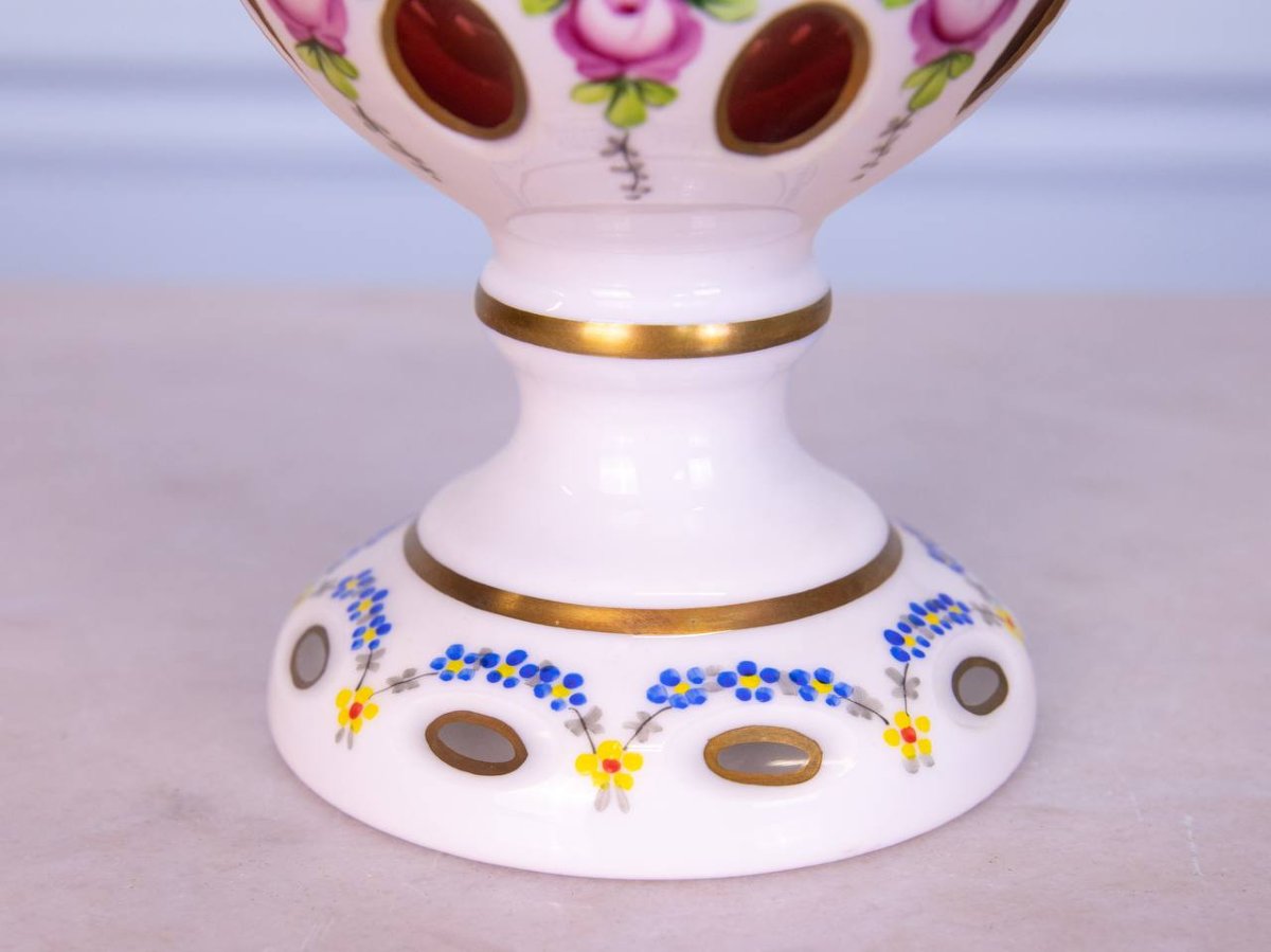 Medici Vase In Opaline Overlay Crystal With Rose Design-photo-4