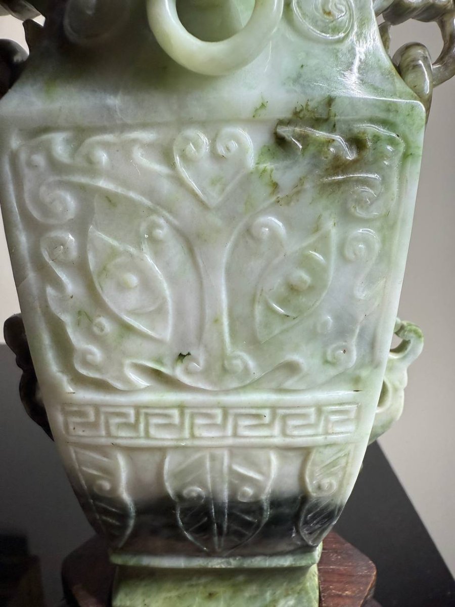 Vase en jade , orné de chilongs et de taotie, Chine-photo-3