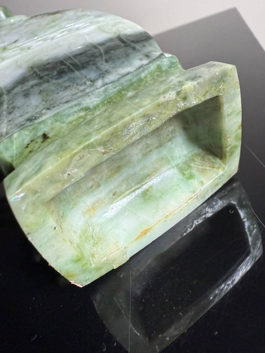 Vase en jade , orné de chilongs et de taotie, Chine-photo-4