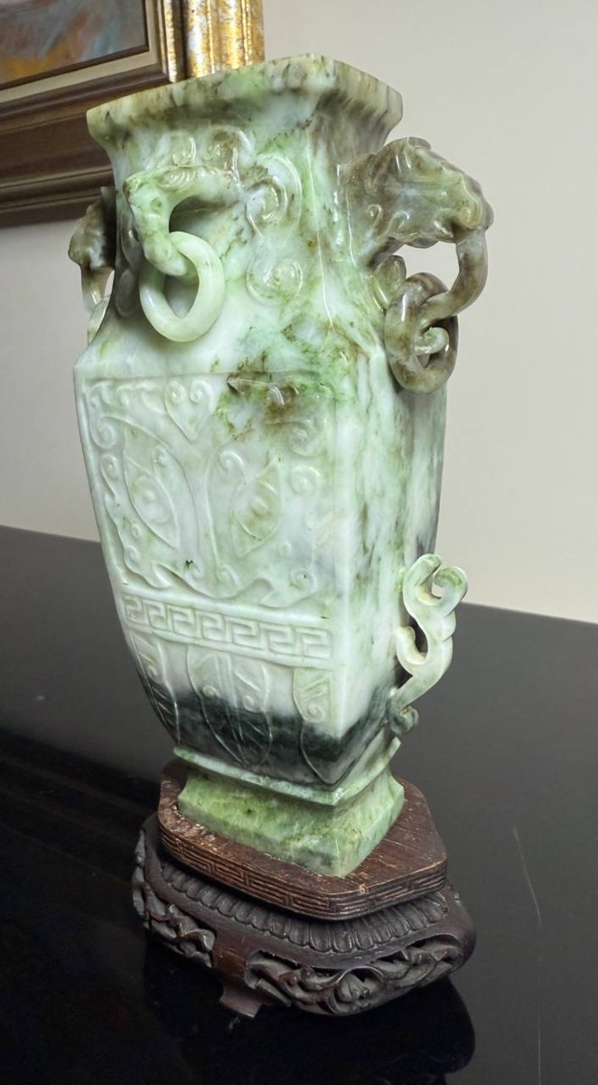 Vase en jade , orné de chilongs et de taotie, Chine-photo-8