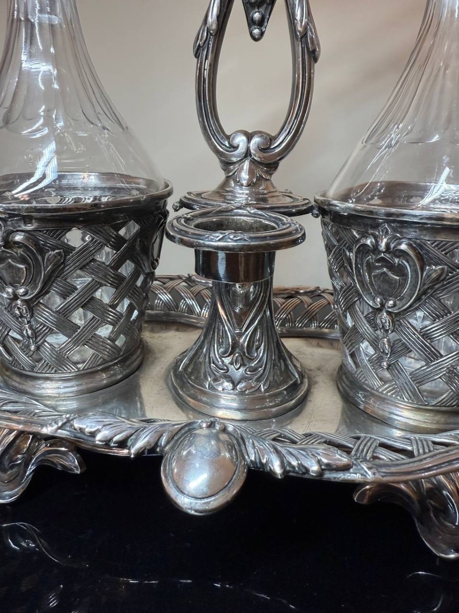 Solid Silver Oil And Vinegar Set By A Silversmith-photo-3