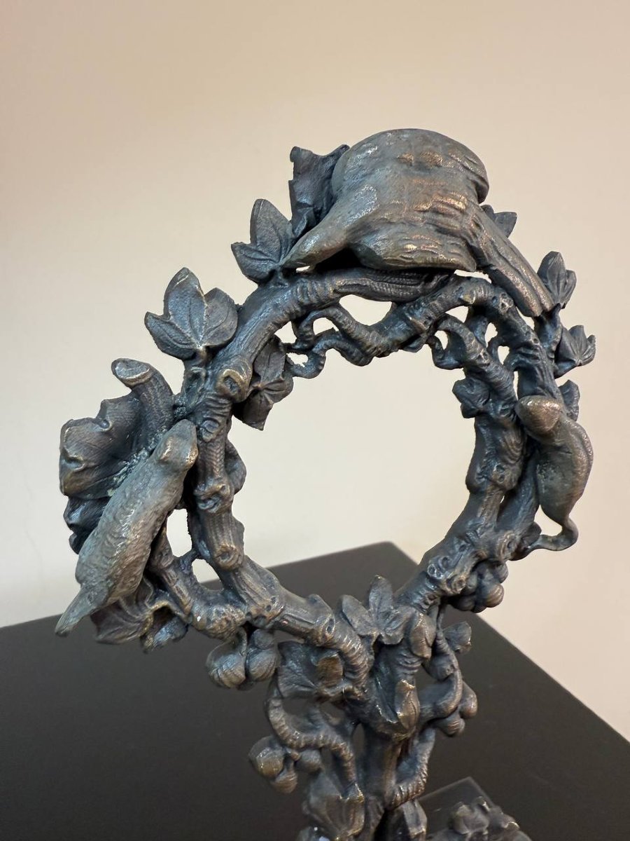 PORTE-MONTRE EN BRONZE À DÉCOR DE VIGNE ET D'ANIMAUX-photo-2