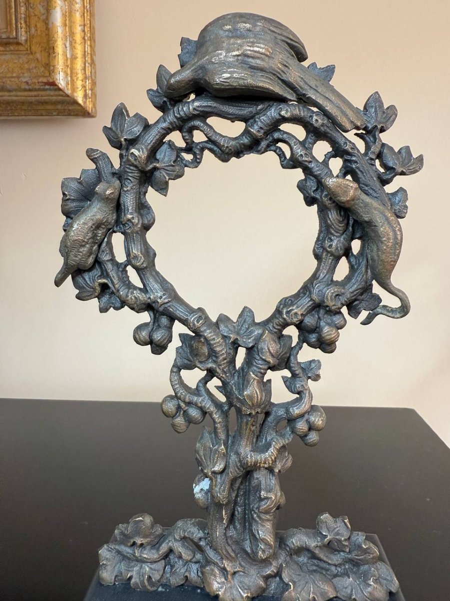 PORTE-MONTRE EN BRONZE À DÉCOR DE VIGNE ET D'ANIMAUX-photo-3