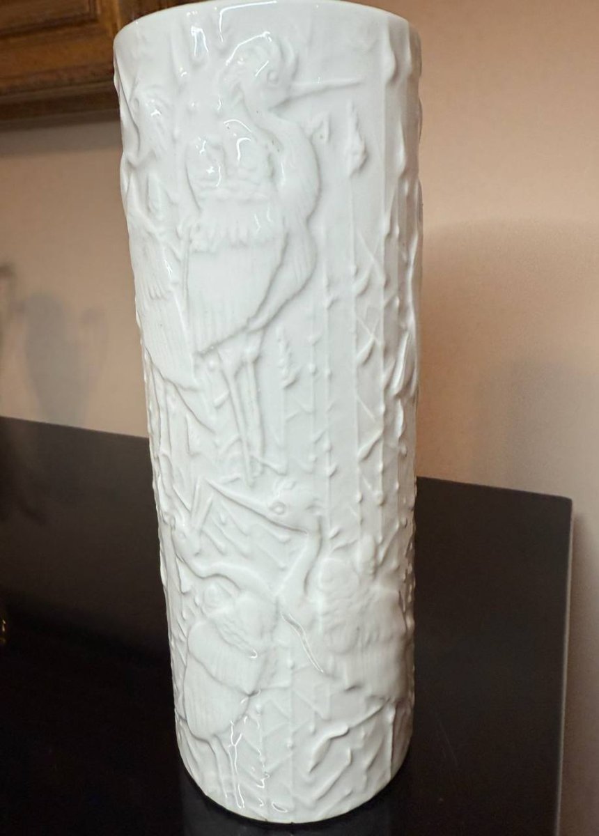 Kpm Berlin Porcelain Vase With Relief Design, “continuous Heron” Motif, By H. Weisser, 20 Cm-photo-2