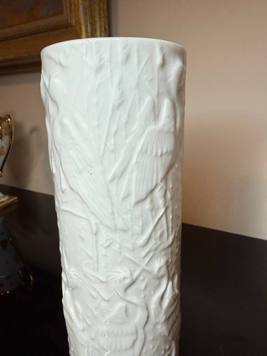 Kpm Berlin Porcelain Vase With Relief Design, “continuous Heron” Motif, By H. Weisser, 20 Cm-photo-2