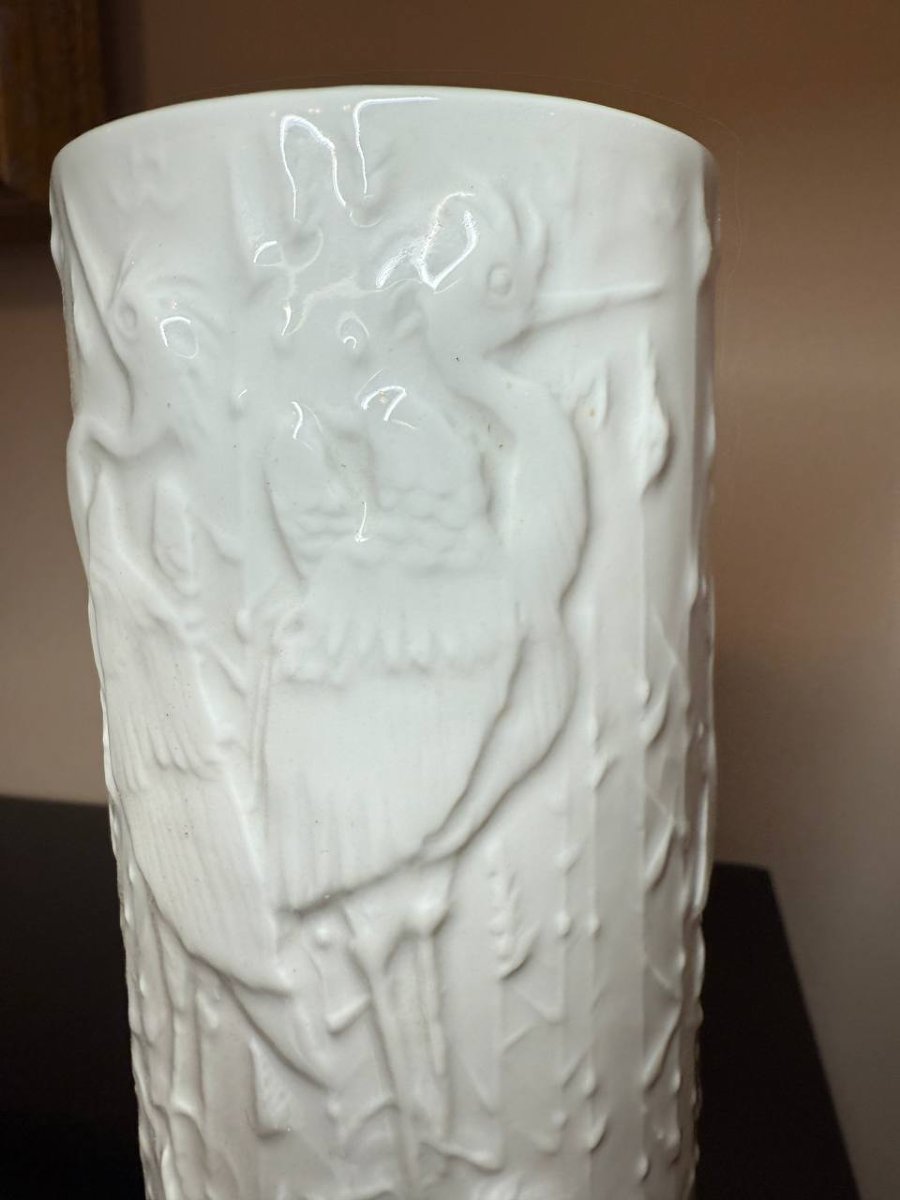 Kpm Berlin Porcelain Vase With Relief Design, “continuous Heron” Motif, By H. Weisser, 20 Cm-photo-3