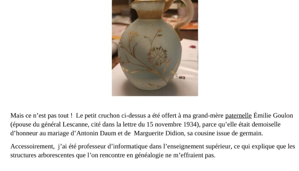 Daum Nancy: Handled Bottle With Acid-etched Decoration And Gilded Rim.-photo-1