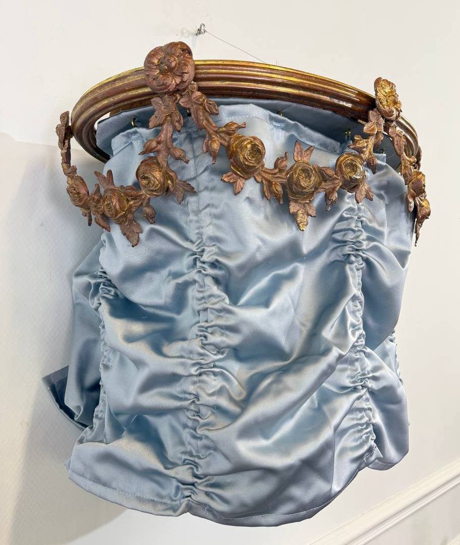 Ciel de lit à la polonaise,guirlandes de fleurs,bronze style Louis XVI,BALDAQUIN ou Cantonnière-photo-4