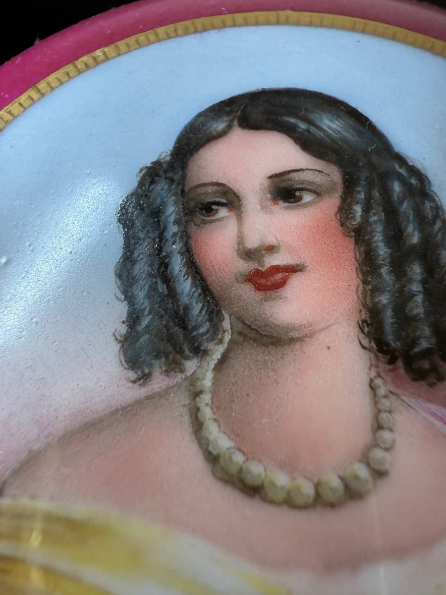 Boîte en porcelaine présentant un portrait miniature peint à la main-photo-5
