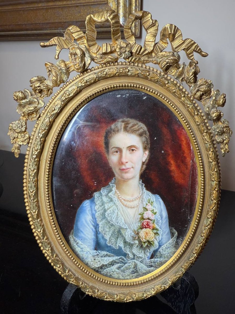 Miniature « élégante Dame » présentée dans un remarquable cadre de style Louis XVI.-photo-2