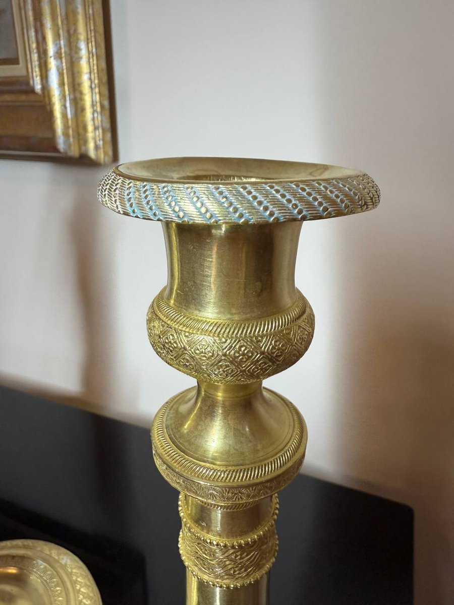 Candlesticks In Chiseled Guilloché Bronze, In The Empire Style The Restoration/charles X Period-photo-2