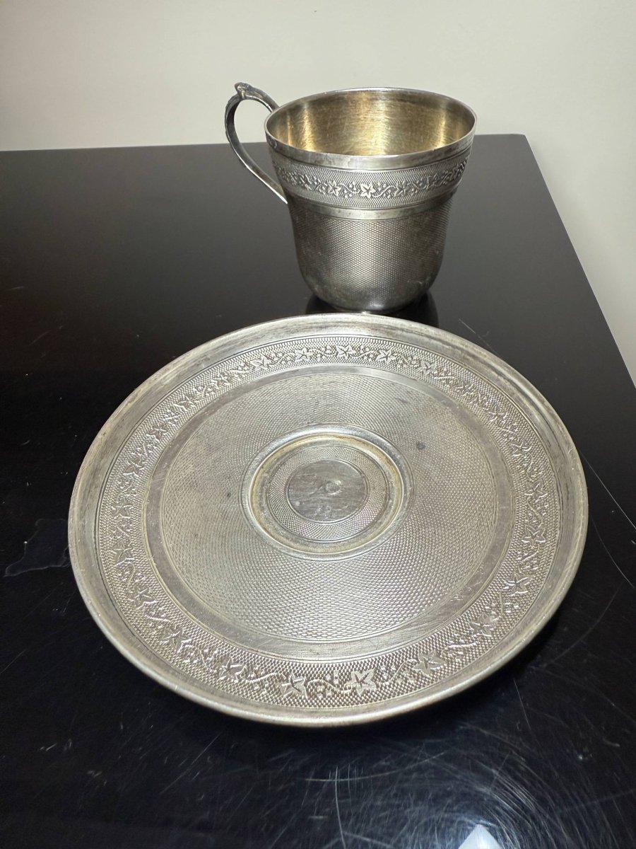 TASSE ET SOUS TASSE EN ARGENT À DÉCOR GUILLOCHÉ EN ARGENT MASSIF-photo-2