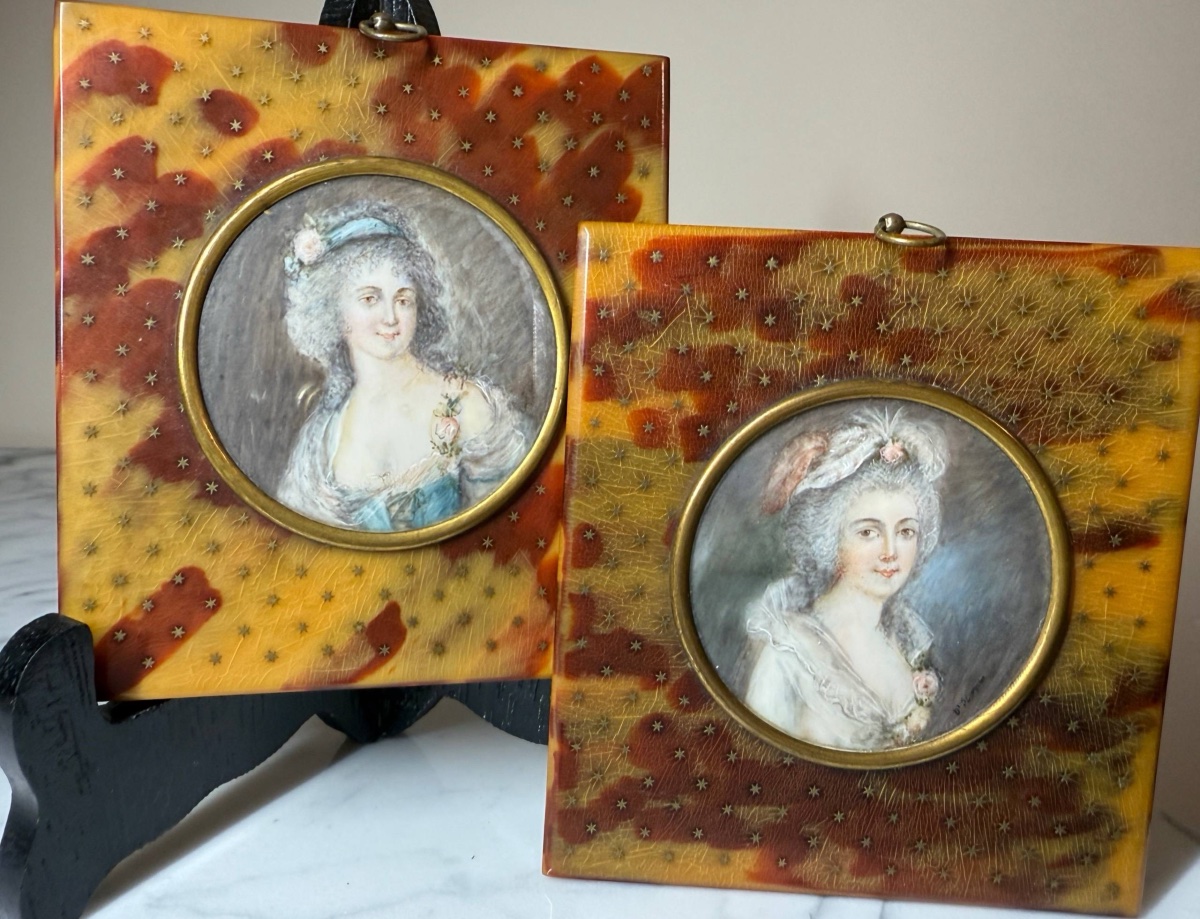 Portraits en miniature, élégantes dames de la haute société ou l’aristocratie .-photo-2