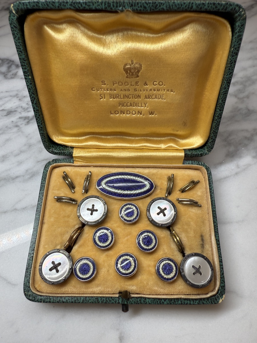 Button And Costume Accessory Set-photo-2