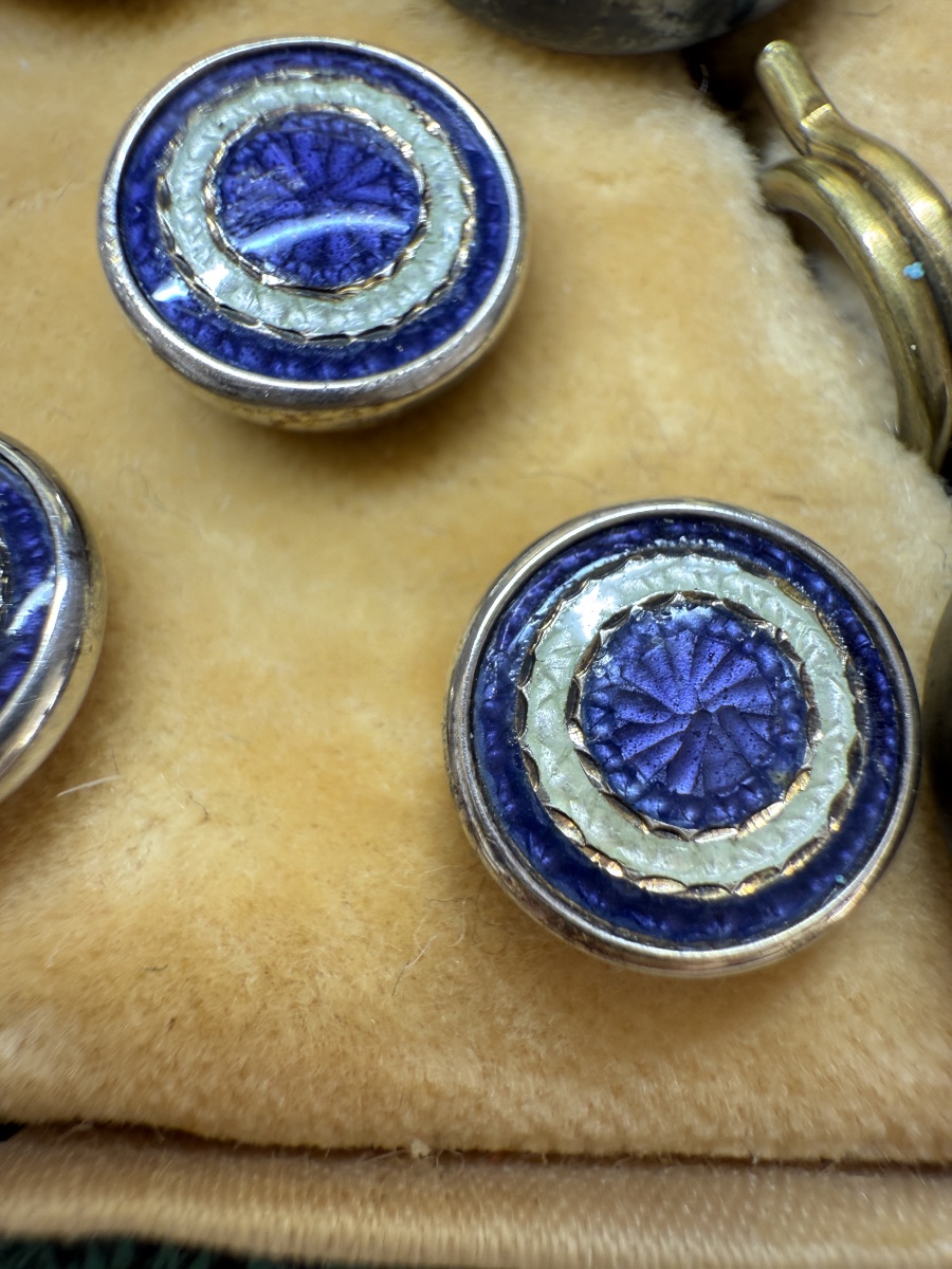 Button And Costume Accessory Set-photo-4