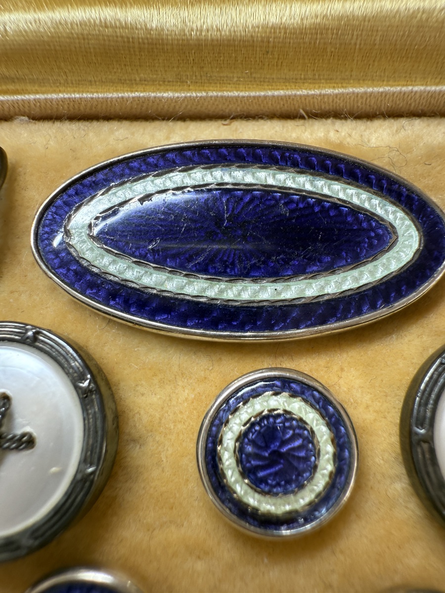 Button And Costume Accessory Set-photo-6