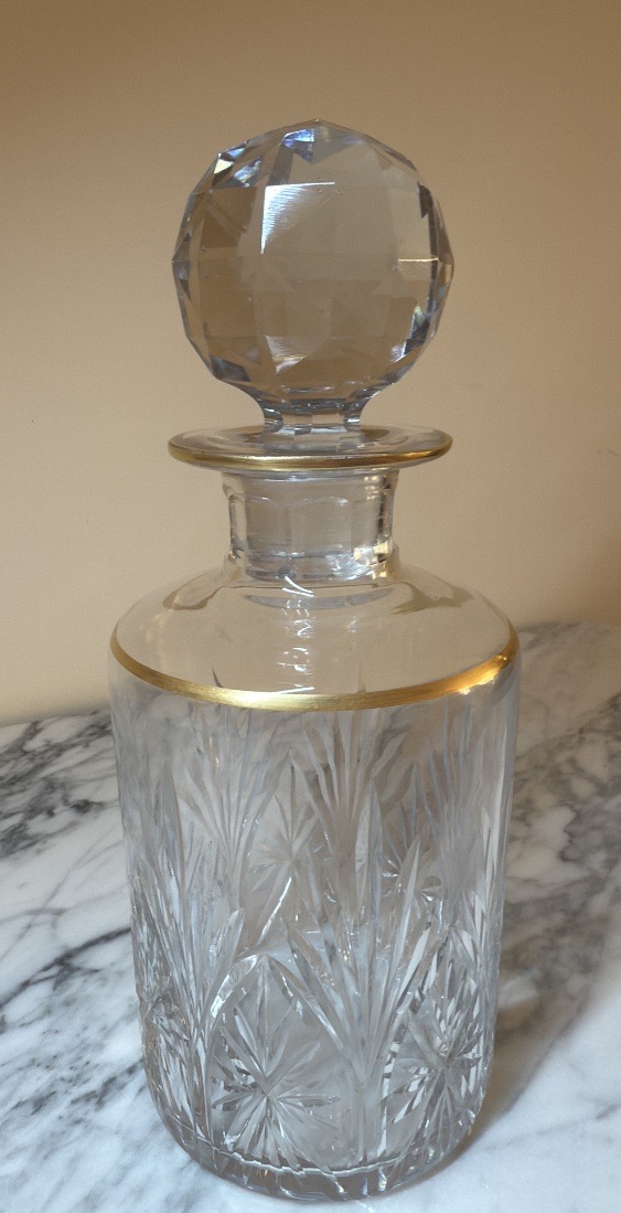 Flacon carafe Baccarat modèle "Douai" en cristal taillé et or fin, circa 1900 - H. 22 cm
