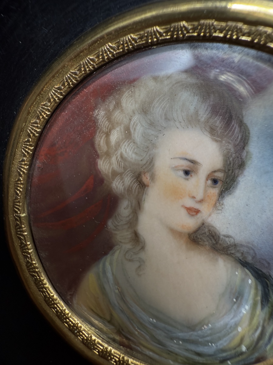 Paire de miniatures de portraits d'élégantes – Époque XIXe -photo-1
