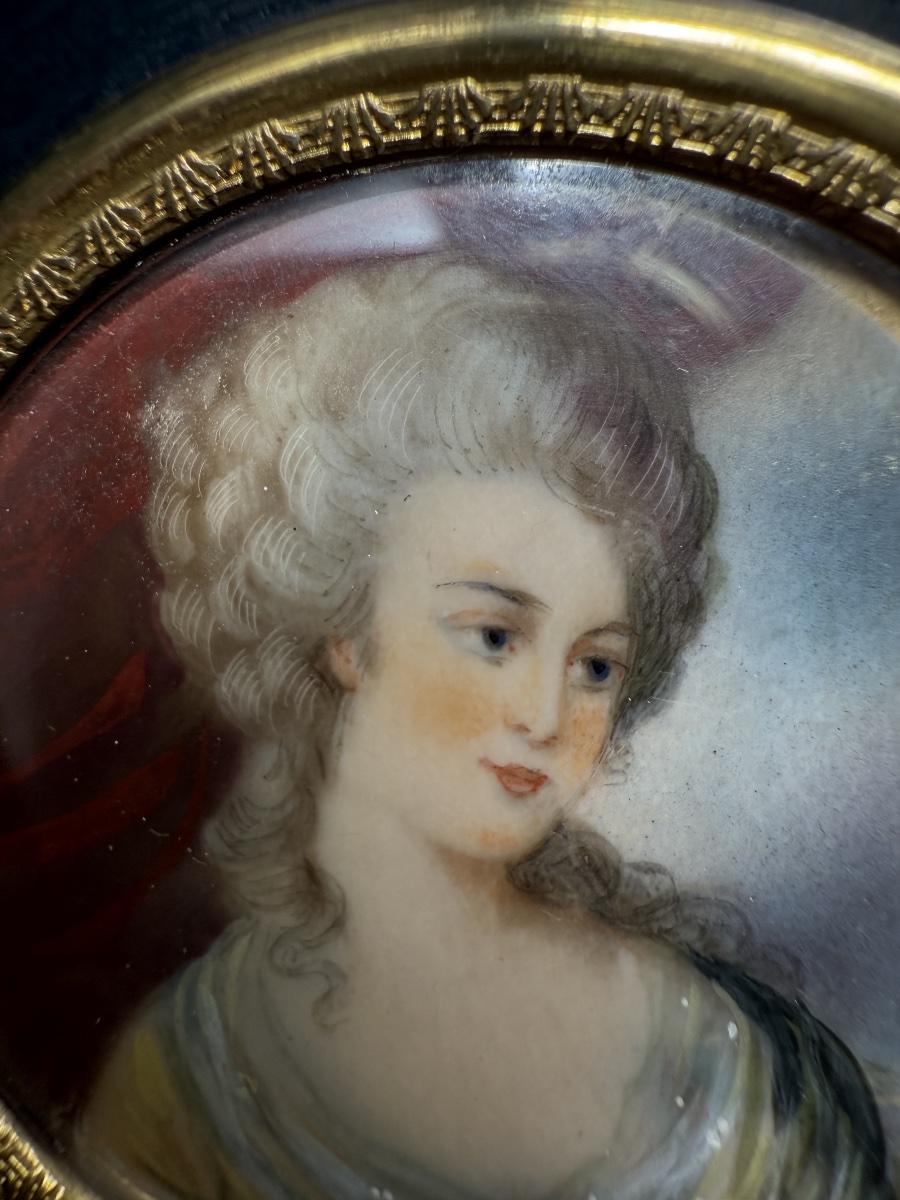 Paire de miniatures de portraits d'élégantes – Époque XIXe -photo-3