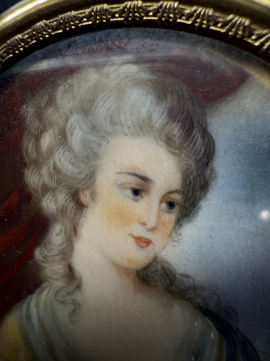 Paire de miniatures de portraits d'élégantes – Époque XIXe -photo-7