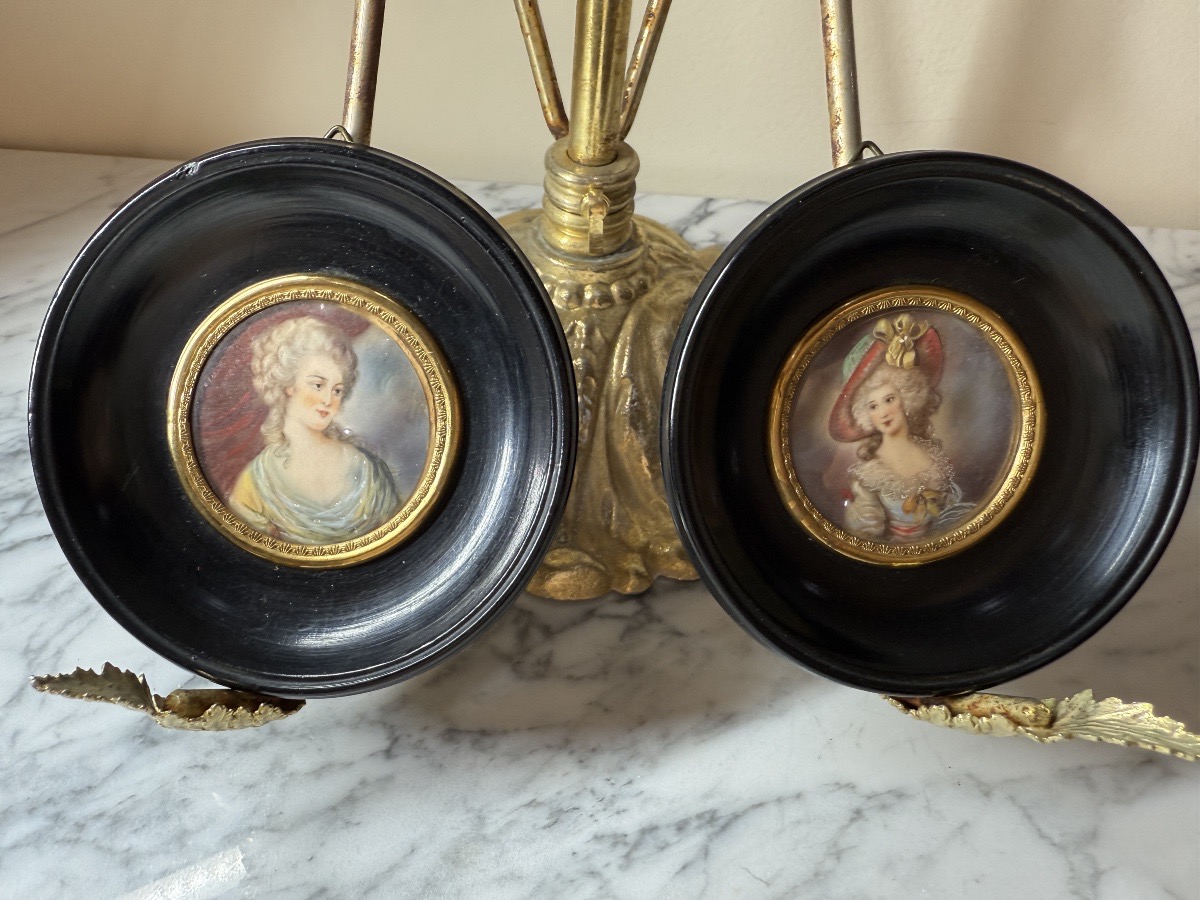 Paire de miniatures de portraits d'élégantes – Époque XIXe 