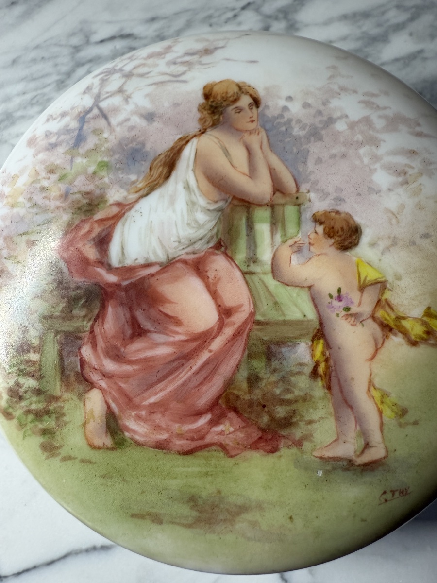 Grande Boîte ou Bonbonnière en Opaline Belle Époque  – Décor Cupidon signée THY-photo-3