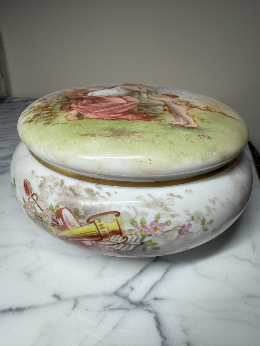 Grande Boîte ou Bonbonnière en Opaline Belle Époque  – Décor Cupidon signée THY-photo-3