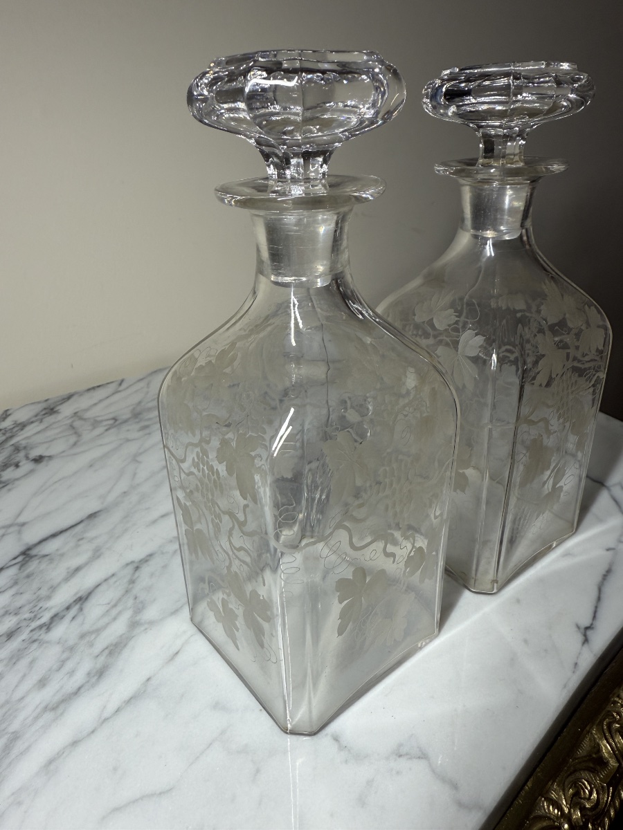 Paire de flacons ou carafes carrés en cristal gravé XIXe – Décor Vigne (Baccarat / St-Louis)-photo-4