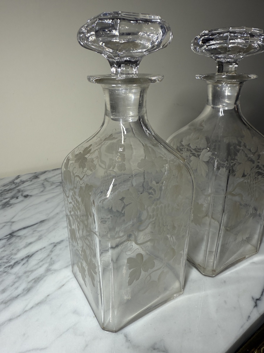 Paire de flacons ou carafes carrés en cristal gravé XIXe – Décor Vigne (Baccarat / St-Louis)-photo-3