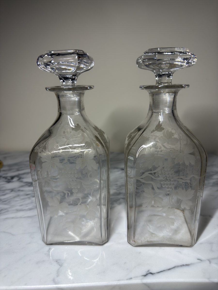 Paire de flacons ou carafes carrés en cristal gravé XIXe – Décor Vigne (Baccarat / St-Louis)-photo-4