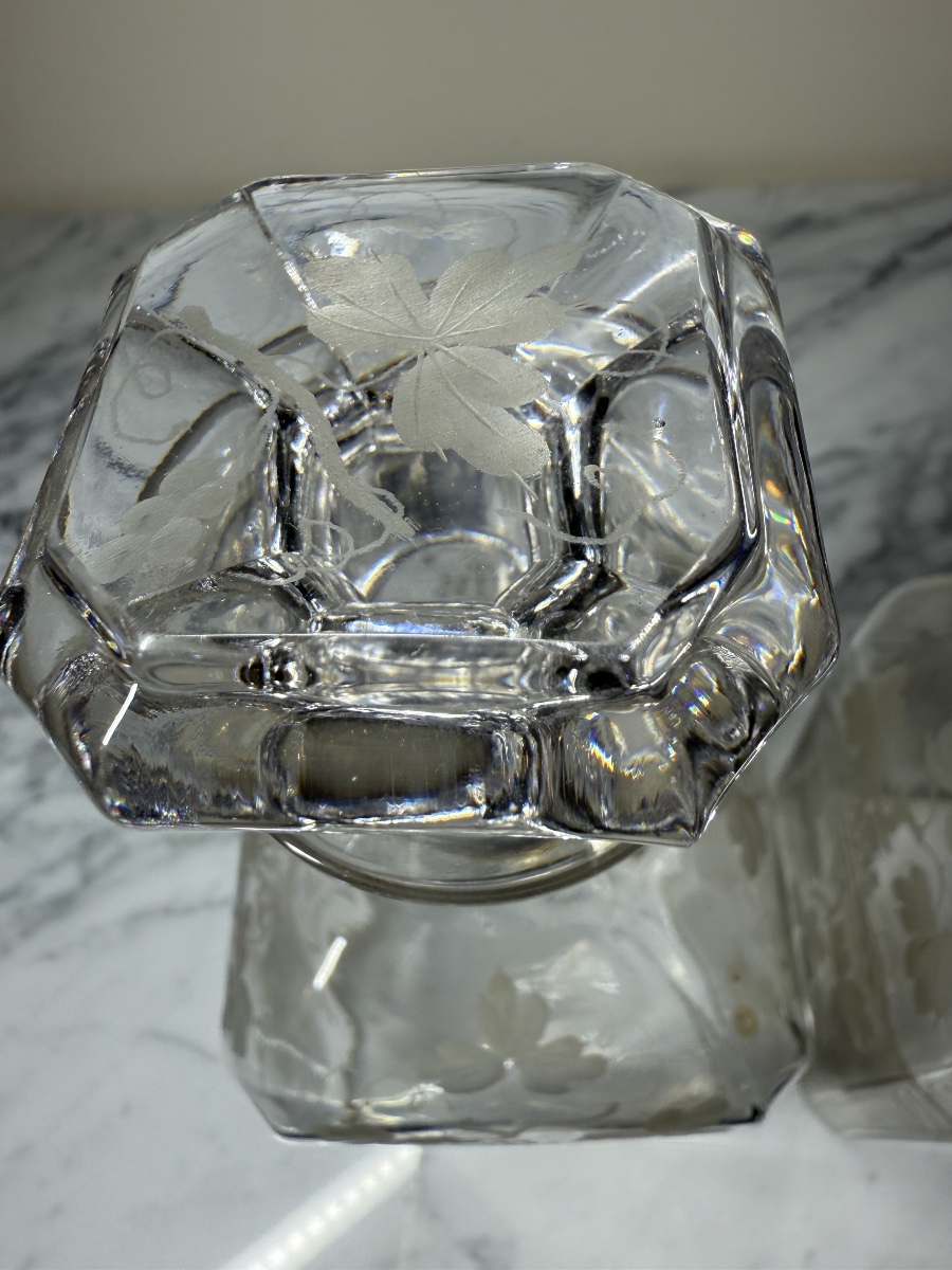 Paire de flacons ou carafes carrés en cristal gravé XIXe – Décor Vigne (Baccarat / St-Louis)-photo-7