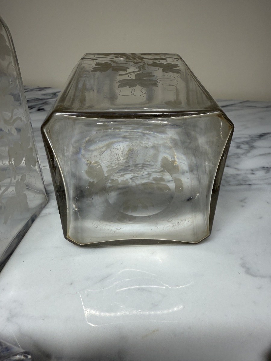Paire de flacons ou carafes carrés en cristal gravé XIXe – Décor Vigne (Baccarat / St-Louis)-photo-8