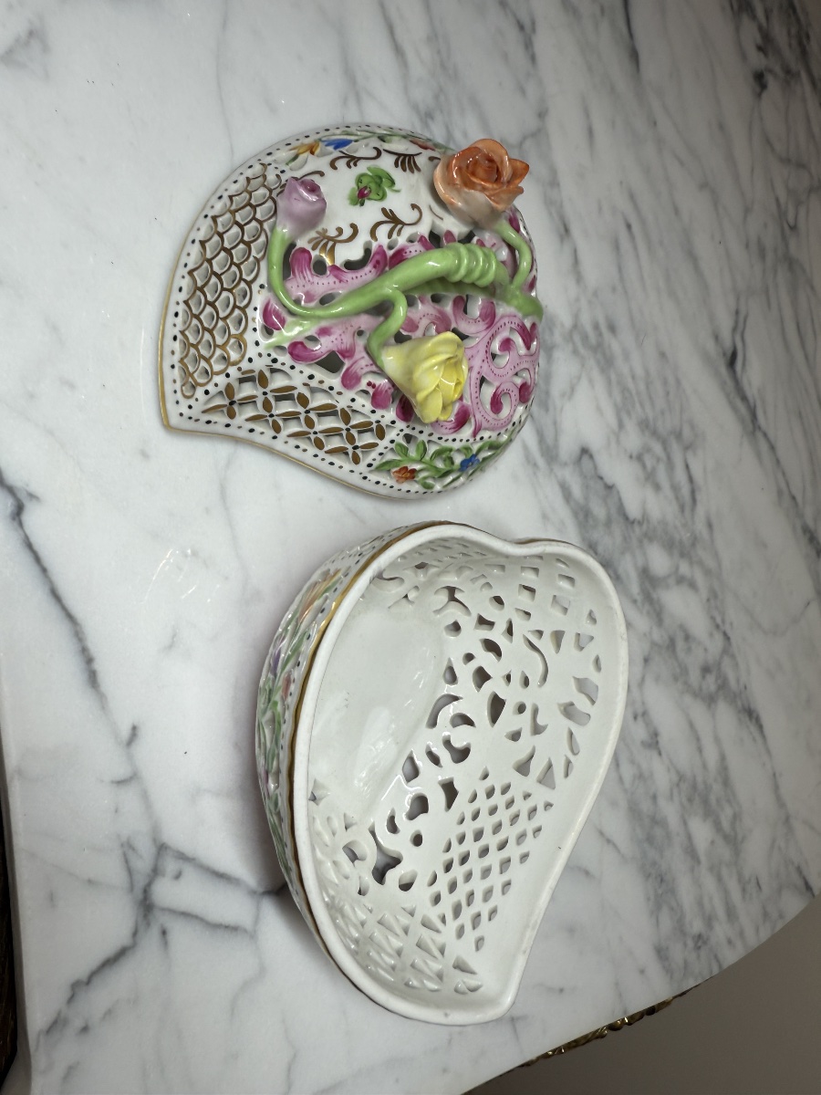 Herend Porcelain Box (openwork Heart Shape)-photo-4
